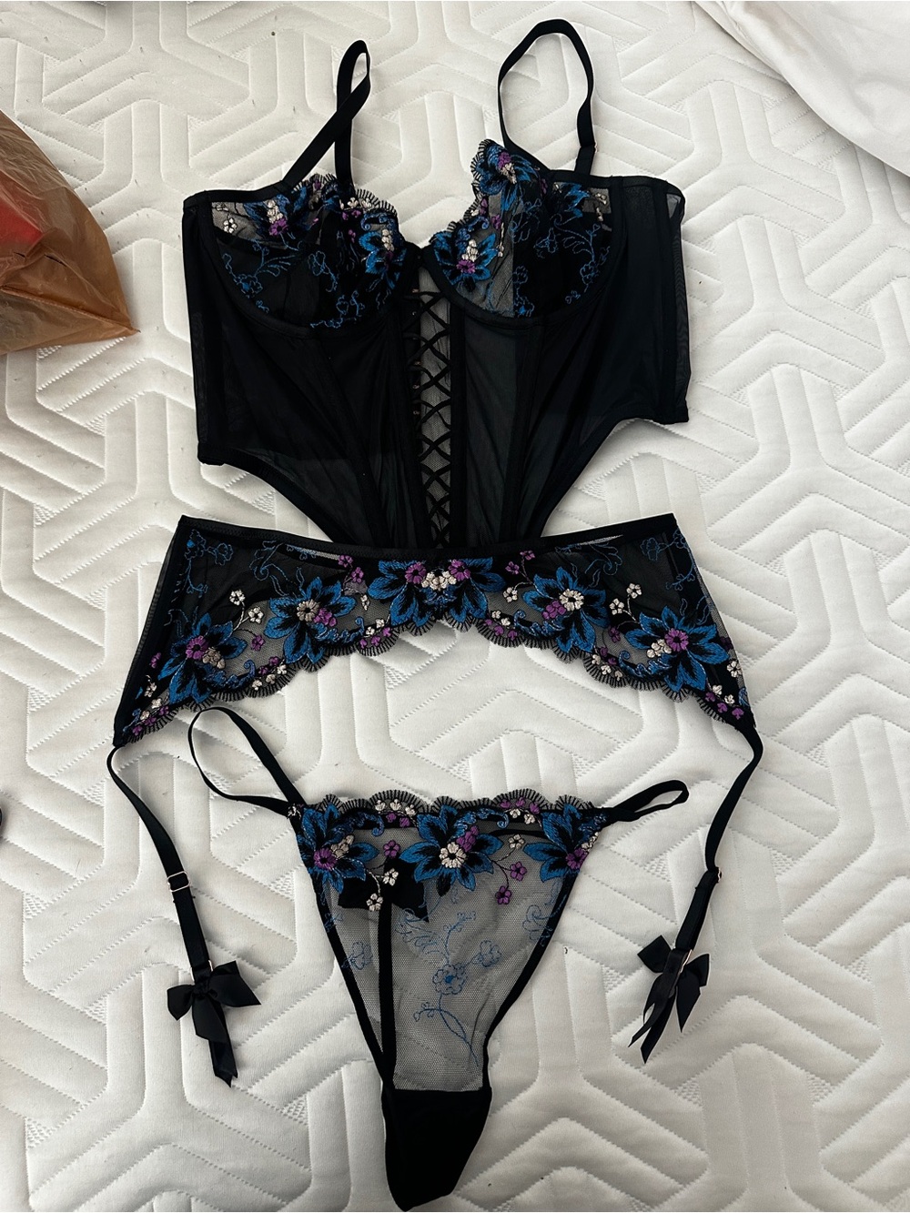 Savage X Fenty Floral Embroidered Corset 3 Piece Lingerie Set NWOT